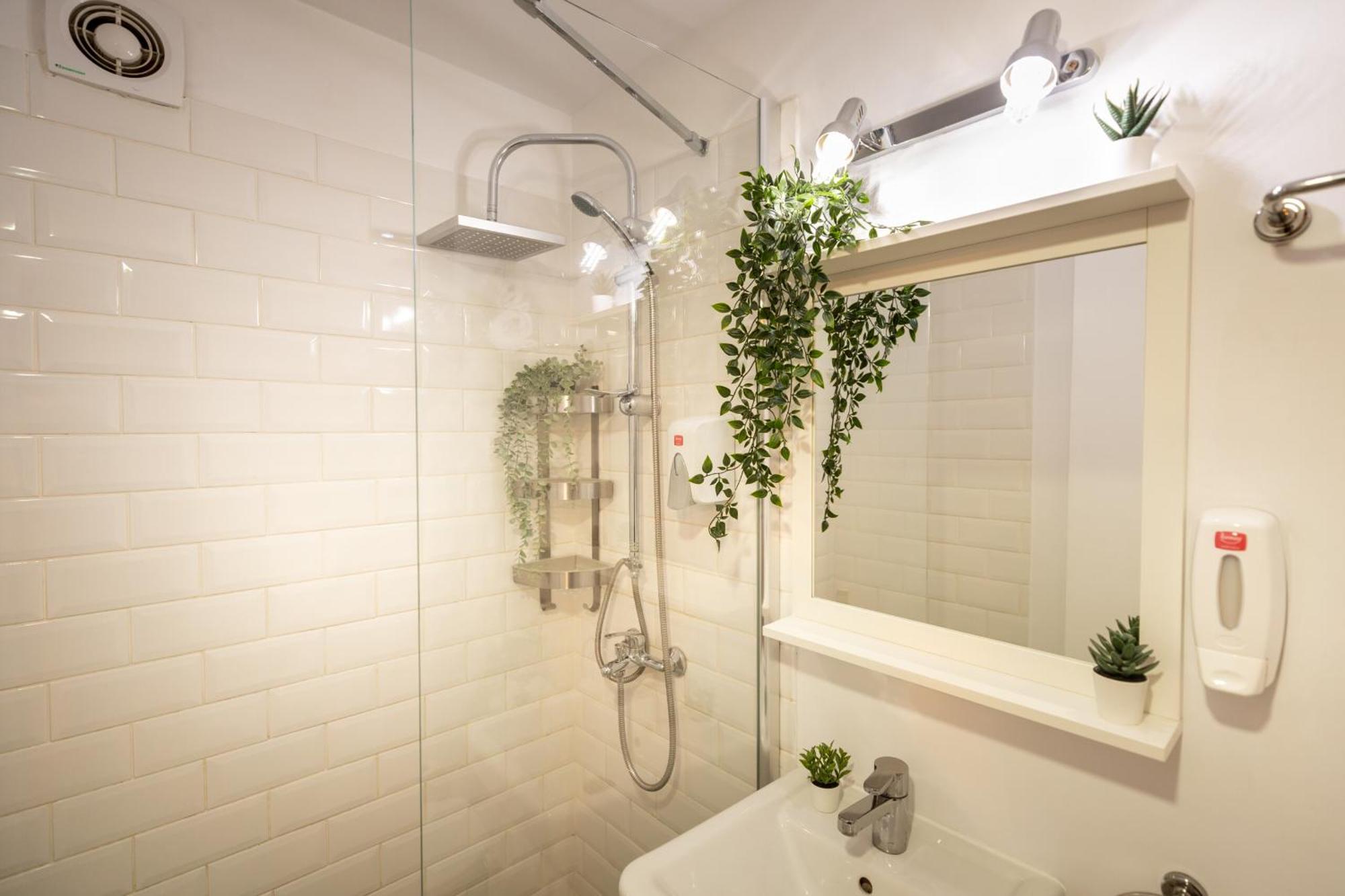 2Br Apartment At Piata Natiunilor Unite: Perfect For City Center Stays 布加勒斯特 外观 照片