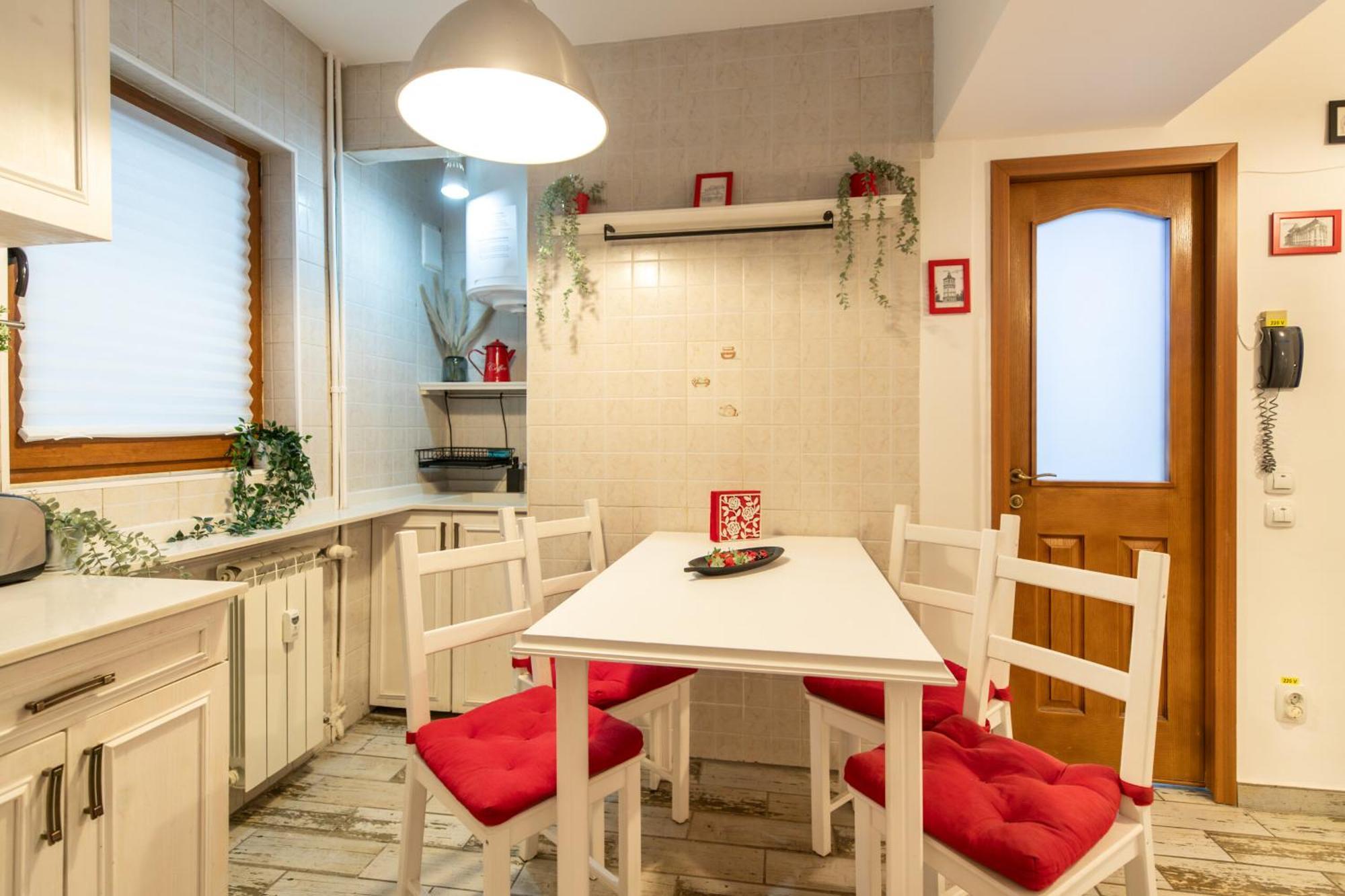 2Br Apartment At Piata Natiunilor Unite: Perfect For City Center Stays 布加勒斯特 外观 照片